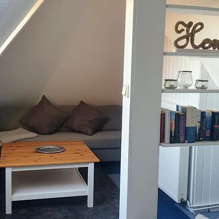 *To Hus* Wohnung Am Rande Von Jever Exterior photo