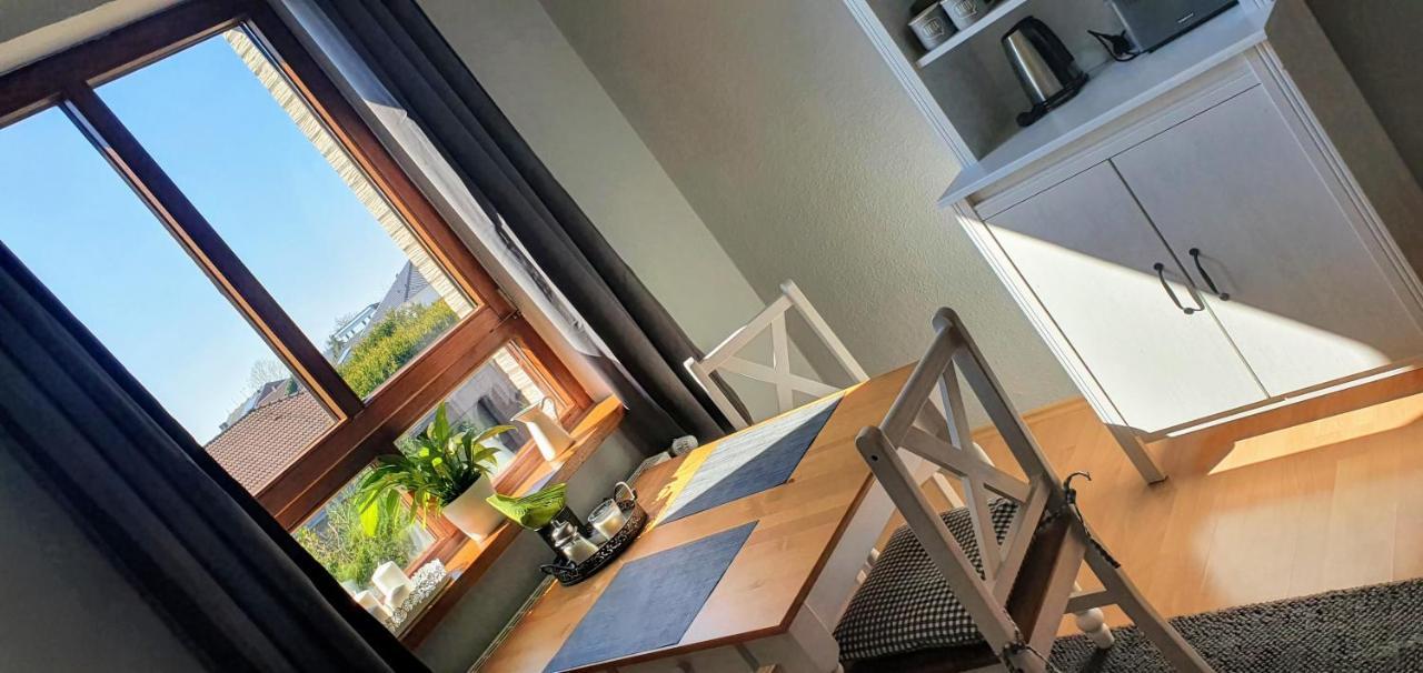 *To Hus* Wohnung Am Rande Von Jever Exterior photo